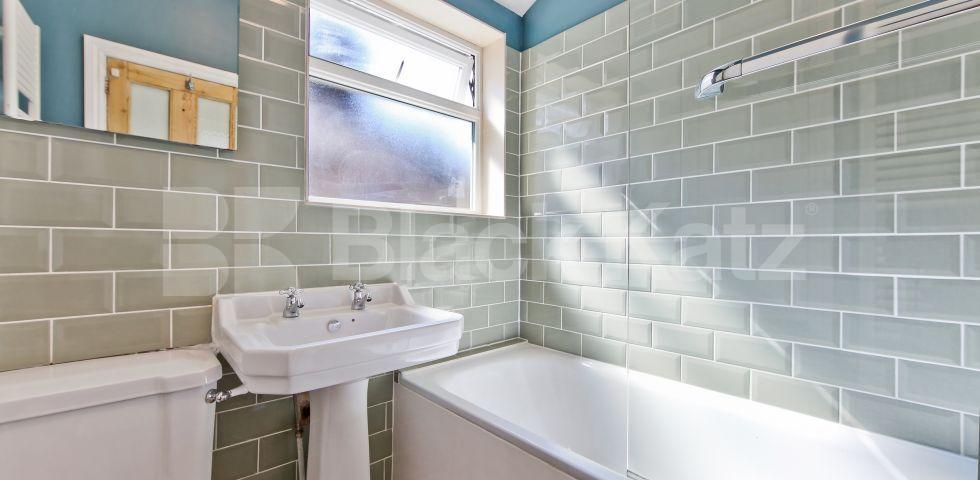 			NEW INSTRUCTION, 4 Bedroom, 1 bath, 1 reception House			 Alloa Road , Surrey Quay Canada Water